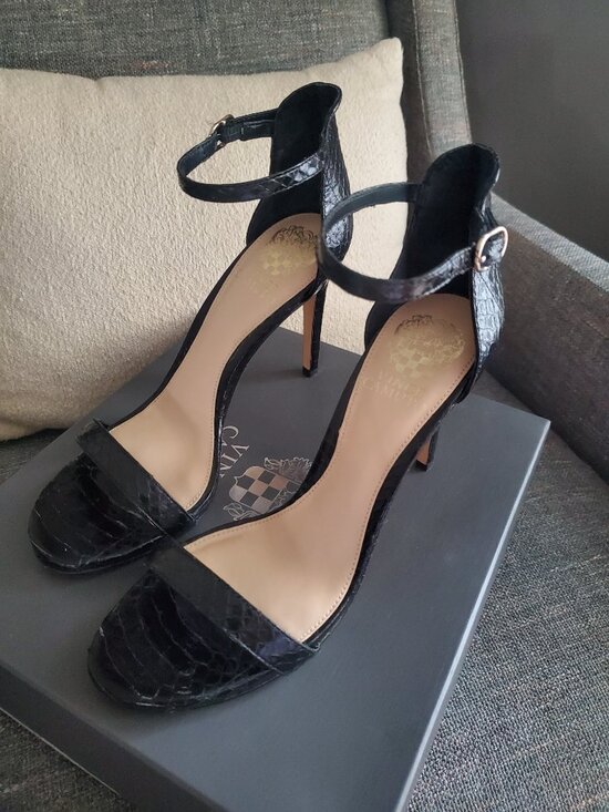 Vince Camuto Frenchie Ankle Strap Black Sandals | 8.5 - Picture 4 of 6